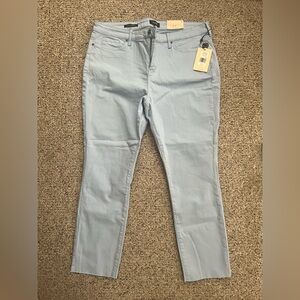 NWT NYDJ Aline Legging Jeans with Raw Hem in color Clear Sky